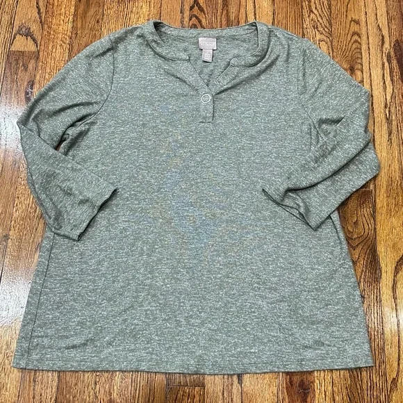 🦋 NWOT Women’s Chicos 3/4 sleeve top COMFY - Picture 3 of 10